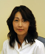 院長　本村智子（医学博士）